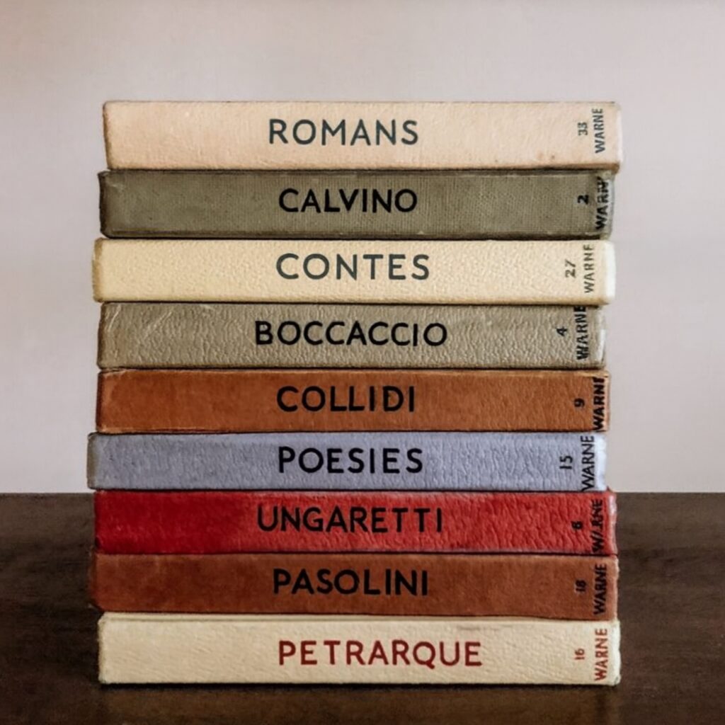 Pirografia sui dorsi dei libri — biblioteche d'autore, edizioni firmate, bibliofilia su misura.